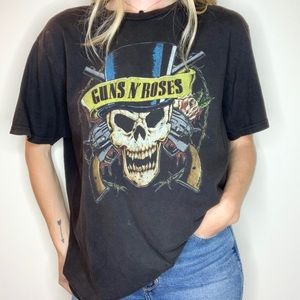 Guns N’ Roses Skull Graphic Band Tee